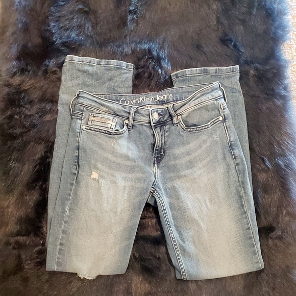 Calvin Klein Destroyed Straight Leg Jeans 💙 - Picture 2 of 8